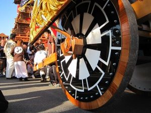 西条祭り：みこしの車輪