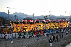 飯積神社祭礼宮入