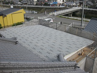 屋上スラブへの屋根設置工事