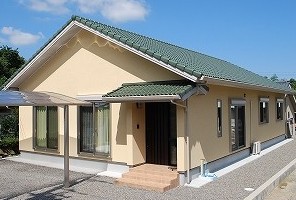 土壁と天然素材こだわりの家