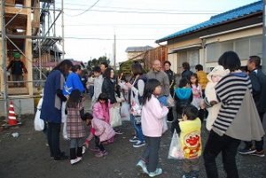 建前・上棟の日にお餅まき