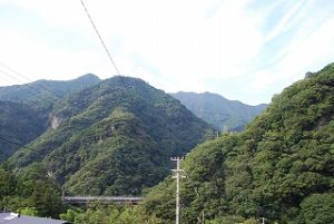 石鎚山系奥山の先祖代々のお墓参り