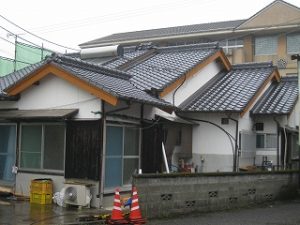 屋根瓦の葺き替え工事