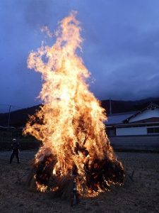 『どんと焼き』