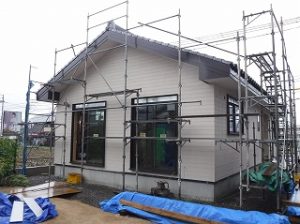 新築：木造平屋建て