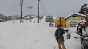 長野県戸狩スキー場でスノーボード