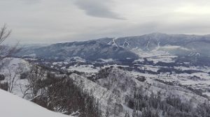 長野県戸狩スキー場でスノーボード