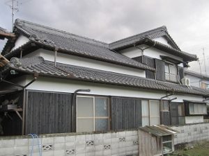 入母屋造りの住宅