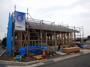 建前・上棟後の新築住宅