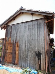 入母屋造りの母家納屋の修繕修理