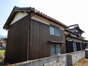 納屋の腰板張替え