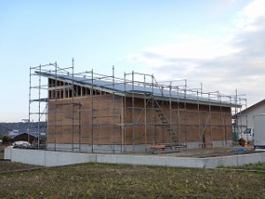 平屋建て新築住宅：片流金属板屋根