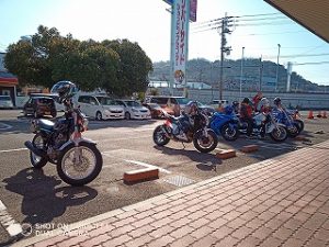 バイクショップ「イワサキ」