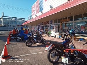 バイクショップ「イワサキ」