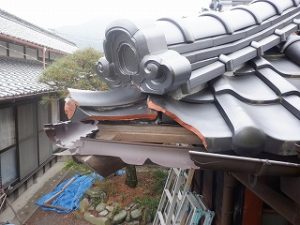 屋根瓦の修理