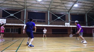 バドミントンやってみた！