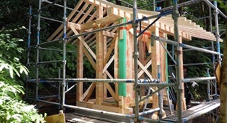 八幡神社さん本殿の建前と棟上げ