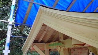 八幡神社さんの屋根仕舞い
