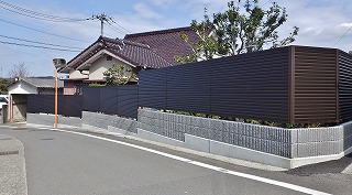 外構工事 目隠しパネル設置