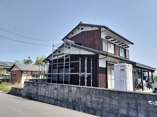 外壁 焼杉板の張替え工事