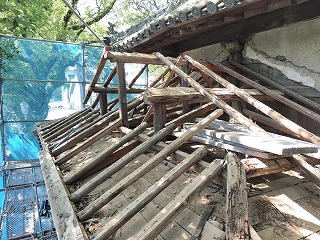一宮神社 楼門の屋根解体
