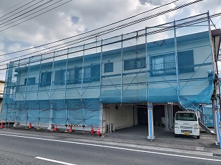 外壁の塗替え・屋根の改修工事に着工